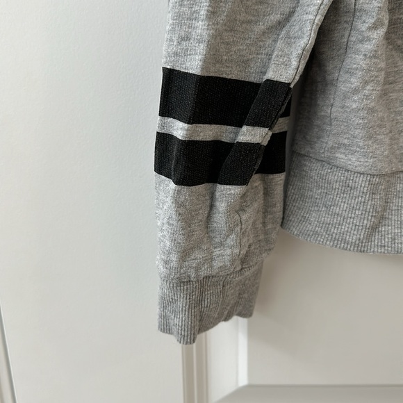 NYC Long Sleeve - Picture 3 of 9